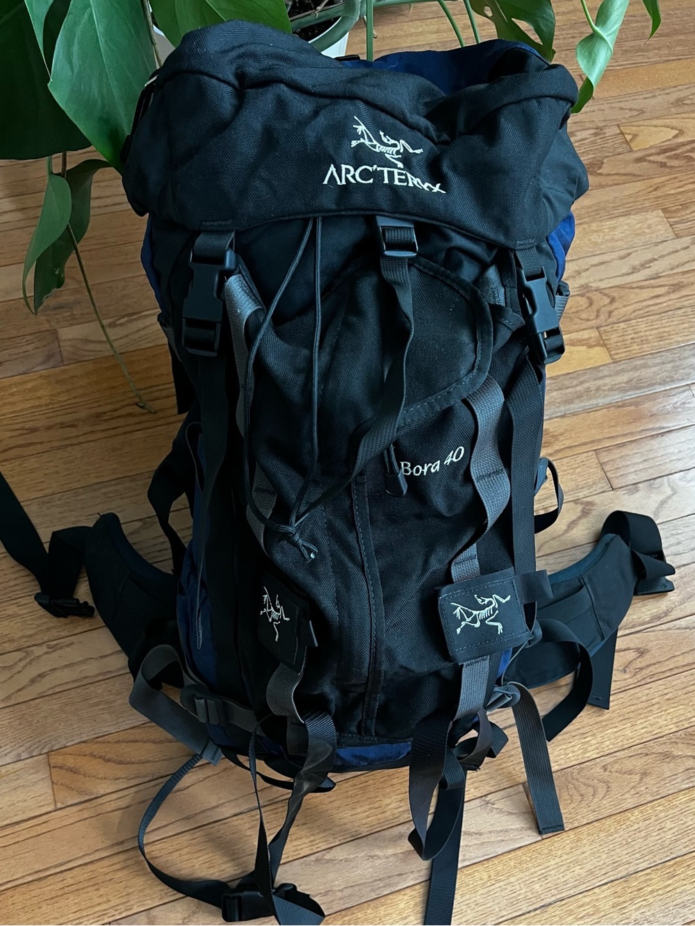 Vintage Arc'teryx Bora 40 Hiking Backpack Blue Black Made in Canada Size S